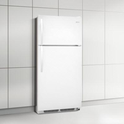  Frigidaire 28-inch, 16.5 cu. ft. Top Freezer Refrigerator FFHT1715LW IMAGE 3