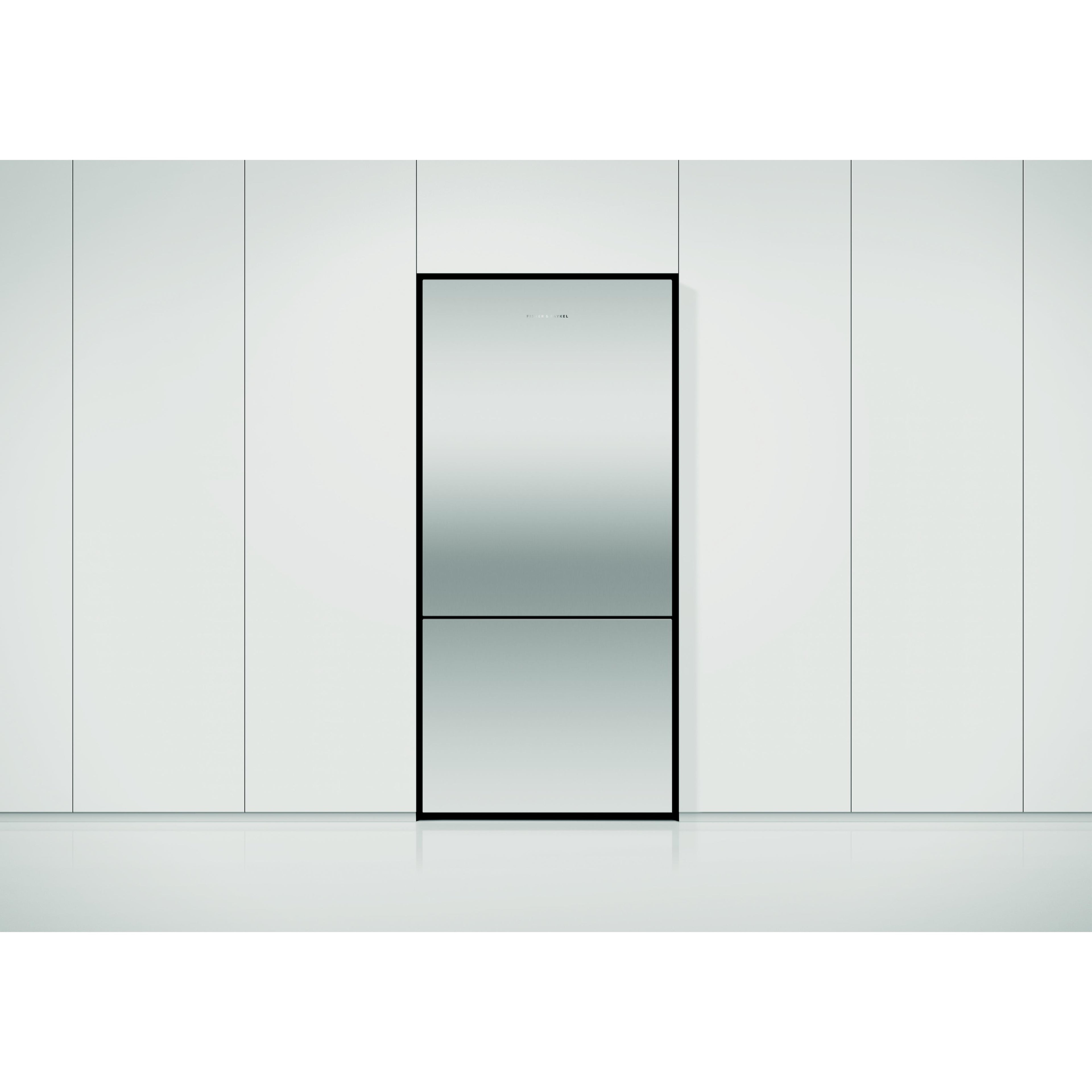  Fisher & Paykel 32-inch, 17.6 cu. ft. Counter-Depth Bottom Freezer Refrigerator with ActiveSmart™ RF170BRPX6NBF IMAGE 4