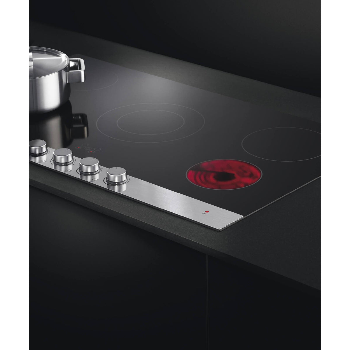 Fisher & Paykel 36-inch Built-In Electric Cooktop CE365DBX1 IMAGE 3