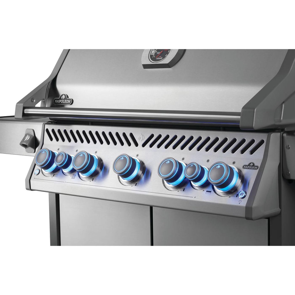  Napoleon Rogue® Pro-S 625 RSIB Gas Grill with Infrared Side and Rear Burner - Natural Gas RPS625RSIBNSS-2 IMAGE 3