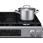  Samsung 30-inch, 6.0 cu. ft. Slide-in Gas Range with True Convection Technology NSG90H60DRAA IMAGE 6
