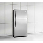  Frigidaire 28-inch, 14.8 cu. ft. Top Freezer Refrigerator FFHT1513LS IMAGE 3